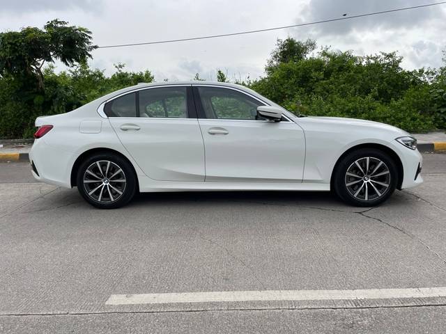 https://images10.gaadi.com/usedcar_image/3703172/original/img2928357__usedcar_3148944_13981_1696319077071_5731701763551_1701763563.jpg?imwidth=6401