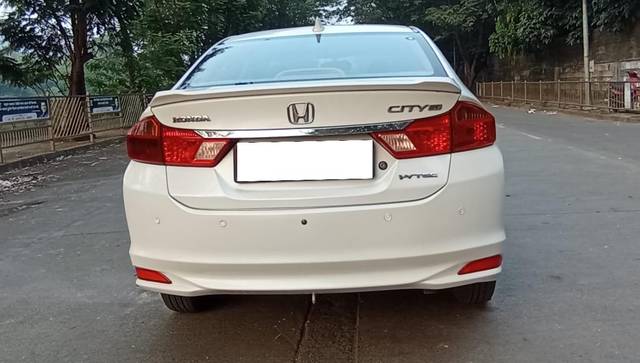 https://images10.gaadi.com/usedcar_image/3703193/original/processed_img2928370__usedcar_2a847984_e7ca_4139_8329_7e30eddabd16_5731701764008_1701764019.jpg?imwidth=6402
