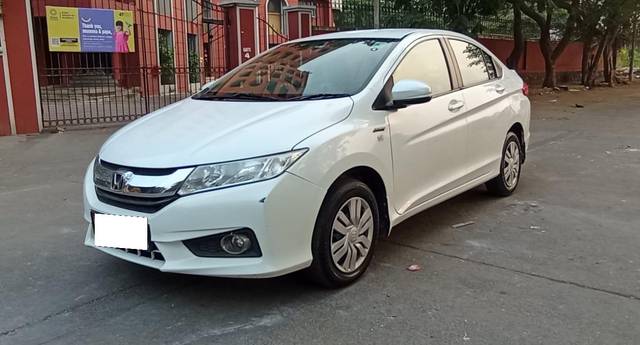https://images10.gaadi.com/usedcar_image/3703193/original/processed_img2928370__usedcar_31604d17_b52f_46a5_8647_a71be2650ed0_5731701764008_1701764019.jpg?imwidth=6400