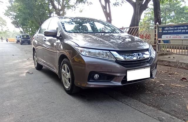 https://images10.gaadi.com/usedcar_image/3703196/original/processed_img2928372__usedcar_279e647f_8d7e_475c_8212_68a064bb6eb2_5731701764084_1701764095.jpg?imwidth=6400