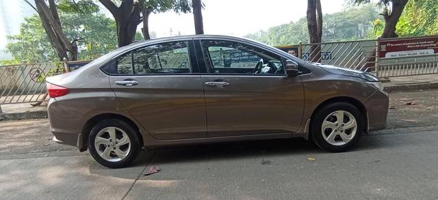 https://images10.gaadi.com/usedcar_image/3703196/original/processed_img2928372__usedcar_b8ddd912_5327_4d4c_aa0b_38b9817b2dc6_5731701764084_1701764096.jpg?imwidth=6401