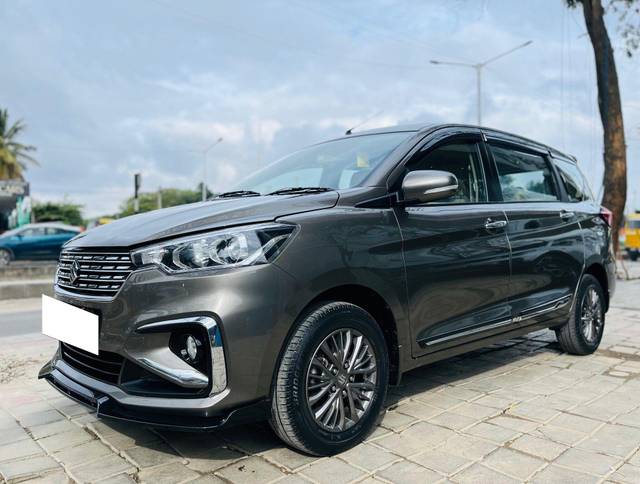 https://images10.gaadi.com/usedcar_image/3703290/original/processed_img2928431__used_car_2928431_1701766453.jpg?imwidth=6402