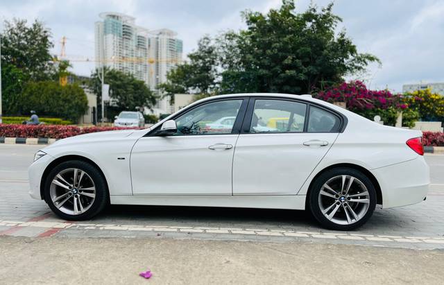 https://images10.gaadi.com/usedcar_image/3703295/original/img2928434__used_car_2928434_1701766697.jpg?imwidth=6402