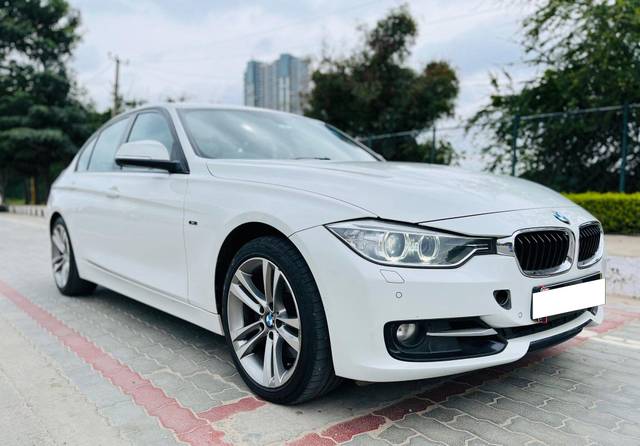https://images10.gaadi.com/usedcar_image/3703295/original/processed_img2928434__used_car_2928434_1701766695.jpg?imwidth=6400