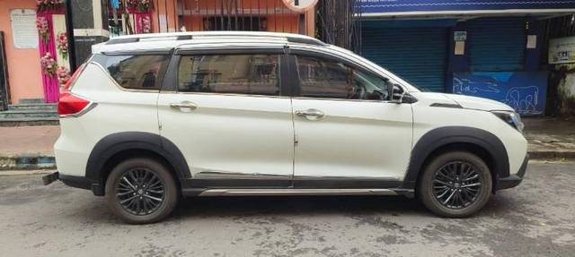 https://images10.gaadi.com/usedcar_image/3703301/original/processed_27288e4f-e1bf-4f88-8816-8a517d45aed0.jpg?imwidth=6401