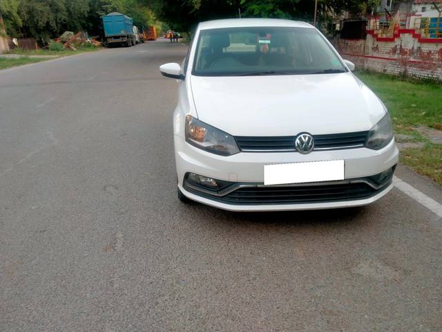 https://images10.gaadi.com/usedcar_image/3703358/original/processed_img2928478__used_car_2928478_1701767869.jpg?imwidth=6400