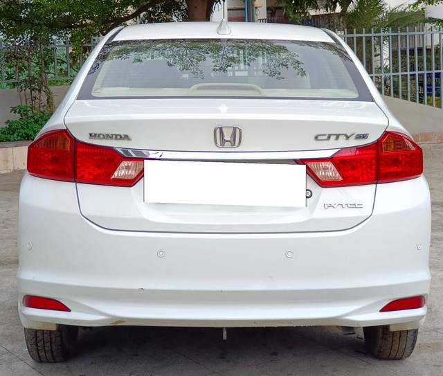 https://images10.gaadi.com/usedcar_image/3703416/original/processed_img2928512__usedcar_whatsappimage2023_12_03at30904pm_2__68471701769901_1701769908.jpeg?imwidth=6401