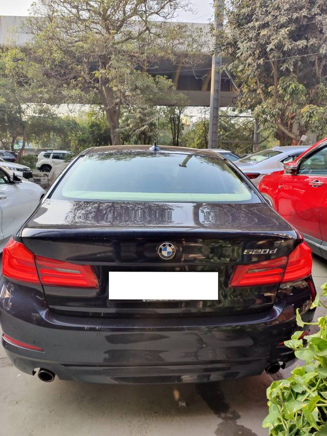 https://images10.gaadi.com/usedcar_image/3703420/original/processed_img2928515__used_car_2928515_1702376483.jpg?imwidth=6401