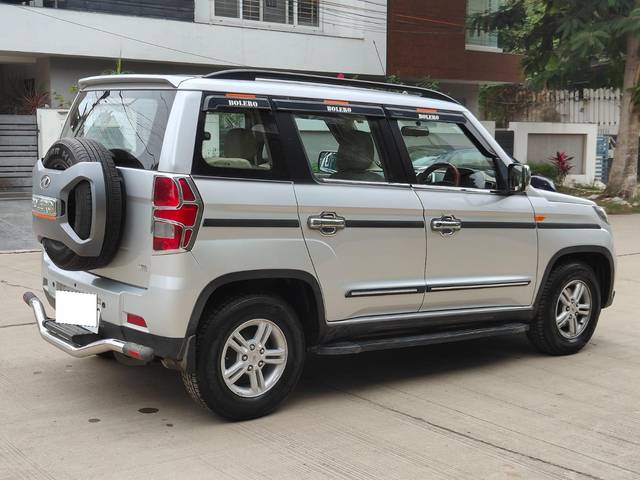 https://images10.gaadi.com/usedcar_image/3703457/original/processed_img2928537__used_car_2928537_1701771088.jpg?imwidth=6401