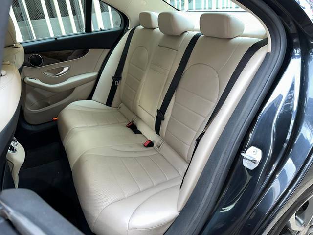 https://images10.gaadi.com/usedcar_image/3703459/original/img2928539__usedcar_8aec539d_6a39_4b2f_8ede_e978528f7d9f_5731701771109_1701771123.jpg?imwidth=6402