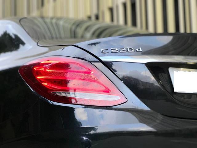 https://images10.gaadi.com/usedcar_image/3703459/original/processed_img2928539__usedcar_8095de8b_5f1c_4ce8_b4b4_462d58aedca4_5731701771109_1701771123.jpg?imwidth=6401