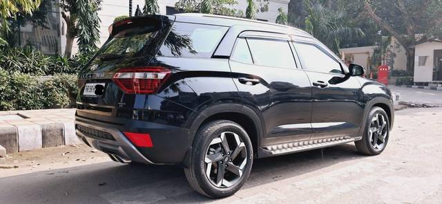 https://images10.gaadi.com/usedcar_image/3703472/original/processed_img2928548__used_car_2928548_1701771972.jpg?imwidth=6402