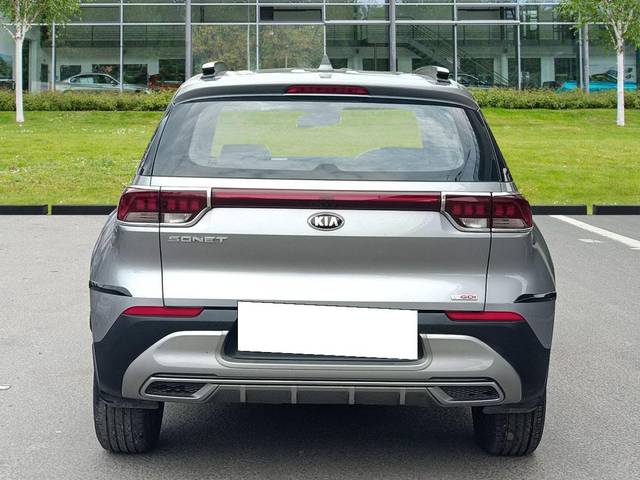 https://images10.gaadi.com/usedcar_image/3703478/original/processed_img2928551__used_car_2928551_1701772079.jpg?imwidth=6402