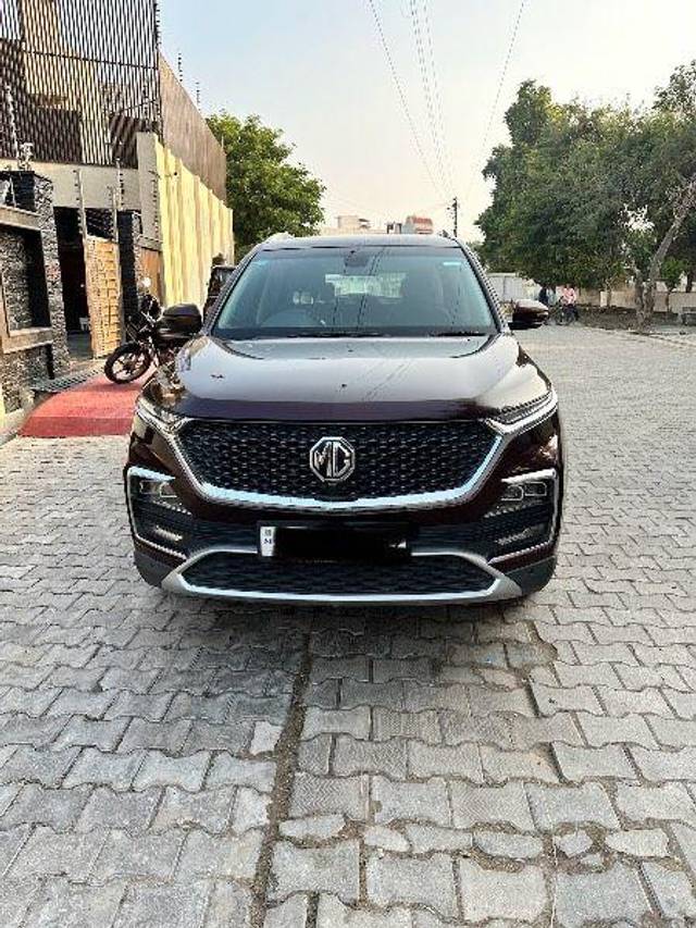 https://images10.gaadi.com/usedcar_image/3703486/original/processed_f64e438d-4670-49f3-84a1-02cac516524f.jpeg?imwidth=6402