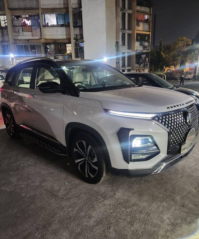 https://images10.gaadi.com/usedcar_image/3703548/original/processed_img2928589__usedcar_7c265baa_b64b_4959_ba24_82fd3751f565_5731701773417_1701773443.jpg?imwidth=6400