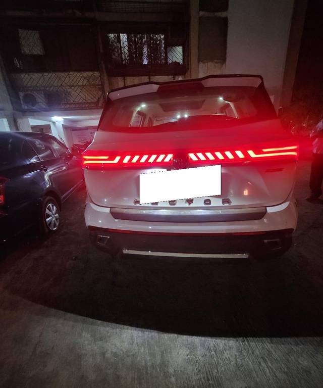 https://images10.gaadi.com/usedcar_image/3703548/original/processed_img2928589__usedcar_a307b126_983a_4657_8bdd_d1b08a548156_5731701773417_1701773443.jpg?imwidth=6401