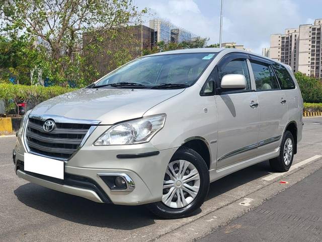 https://images10.gaadi.com/usedcar_image/3703584/original/processed_img2928602__usedcar_whatsappimage2023_07_28at60558pm_1__9891701774011_1701774029.jpeg?imwidth=6402