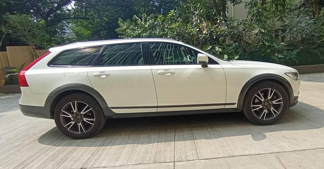 https://images10.gaadi.com/usedcar_image/3703674/original/img2928648__usedcar_be237a64_80df_4fb4_a884_a8fa9564c82a_5731701776812_1701776826.jpg?imwidth=6401