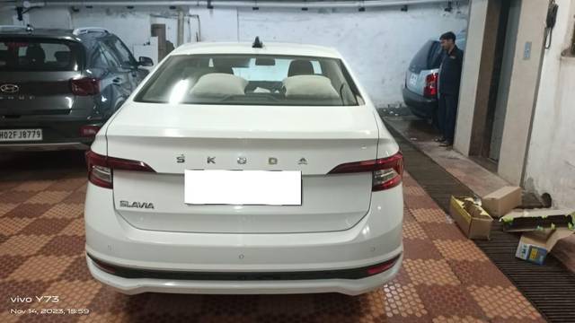 https://images10.gaadi.com/usedcar_image/3703677/original/processed_img2928649__usedcar_45ef56d4_9bfd_4443_9d8d_112928bc8a10_5731701776886_1701776898.jpg?imwidth=6401