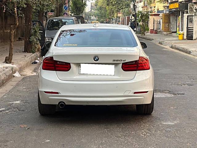 https://images10.gaadi.com/usedcar_image/3703684/original/processed_img2928653__used_car_2928653_1701777292.jpg?imwidth=6401