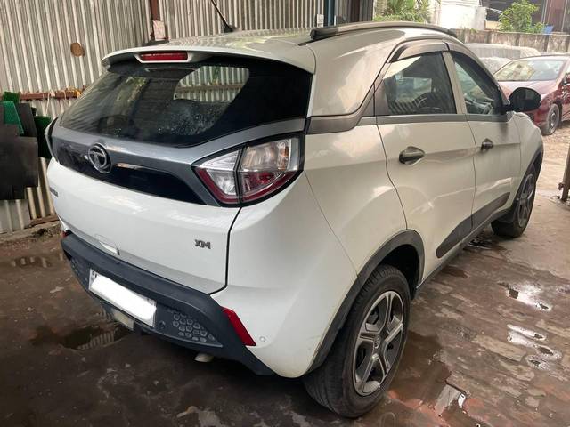 https://images10.gaadi.com/usedcar_image/3703686/original/processed_img2928655__used_car_2928655_1701777455.jpg?imwidth=6402