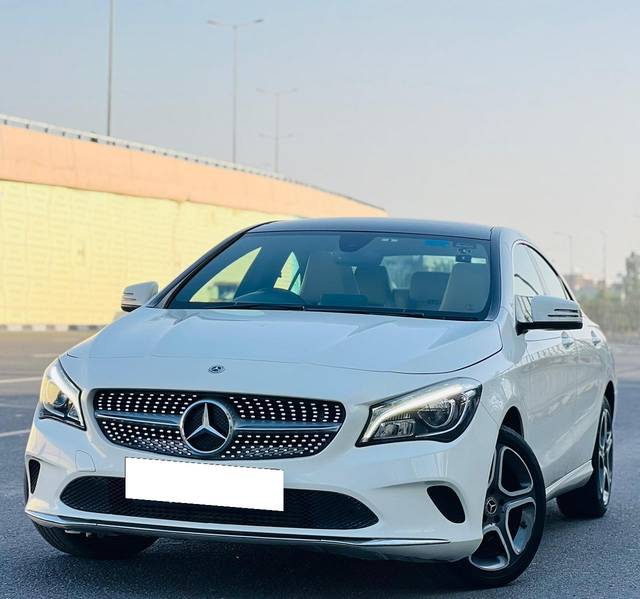https://images10.gaadi.com/usedcar_image/3703844/original/processed_img2928733__used_car_2928733_1701784032.jpg?imwidth=6402
