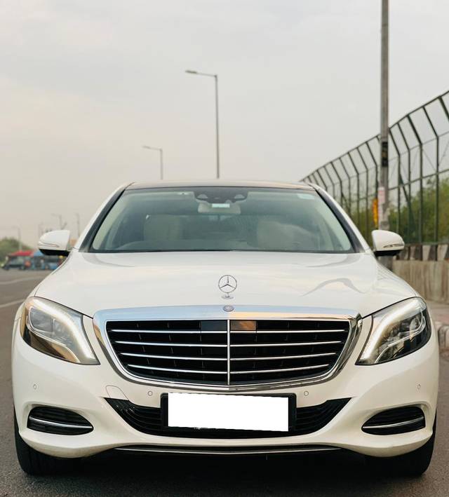 https://images10.gaadi.com/usedcar_image/3703849/original/processed_img2928736__used_car_2928736_1701783973.jpg?imwidth=6402