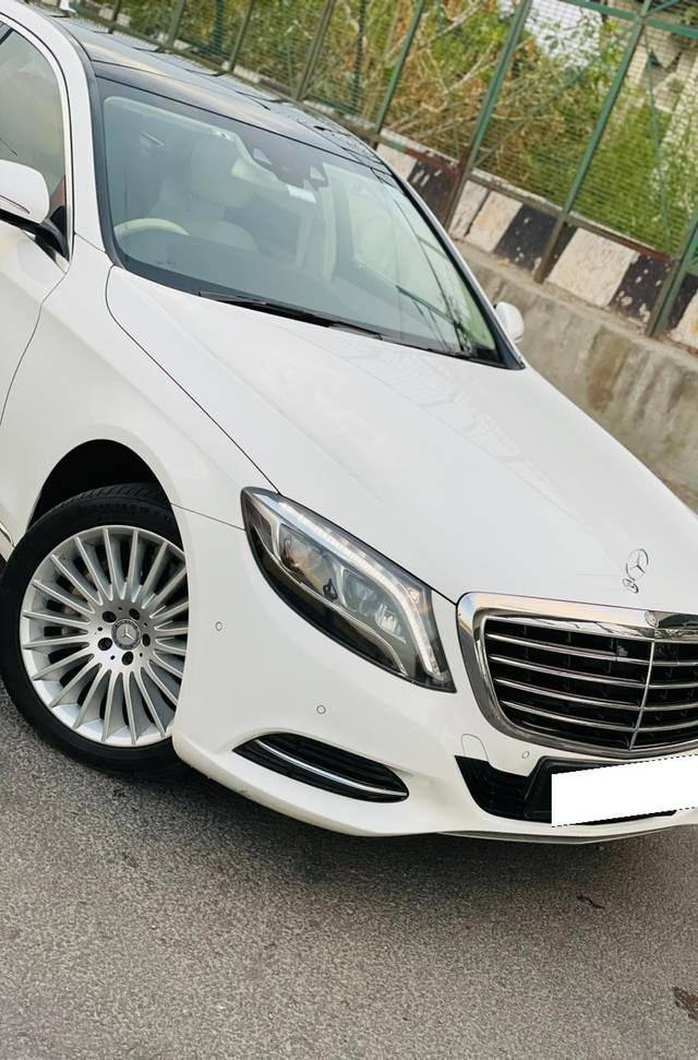 https://images10.gaadi.com/usedcar_image/3703849/original/processed_img2928736__used_car_2928736_1701783978.jpg?imwidth=6400