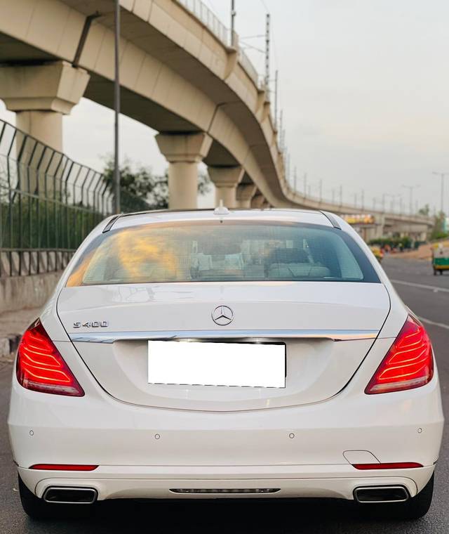 https://images10.gaadi.com/usedcar_image/3703849/original/processed_img2928736__used_car_2928736_1701783982.jpg?imwidth=6401