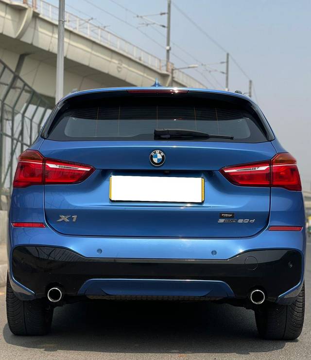 https://images10.gaadi.com/usedcar_image/3703856/original/processed_img2928739__used_car_2928739_1701783938.jpg?imwidth=6401