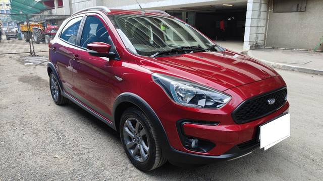 https://images10.gaadi.com/usedcar_image/3703862/original/processed_img2928740__used_car_2928740_1701782938.jpg?imwidth=6400