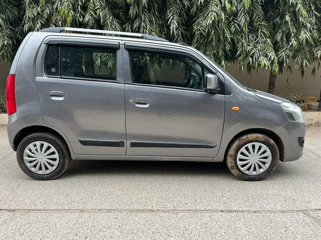 https://images10.gaadi.com/usedcar_image/3703864/original/processed_img2928741__used_car_2928741_1705476094.jpg?imwidth=6401