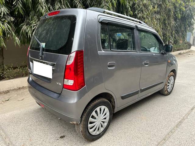 https://images10.gaadi.com/usedcar_image/3703864/original/processed_img2928741__used_car_2928741_1705476097.jpg?imwidth=6402
