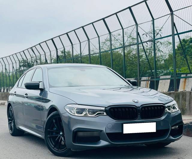 https://images10.gaadi.com/usedcar_image/3703896/original/processed_img2928768__used_car_2928768_1701783673.jpg?imwidth=6400