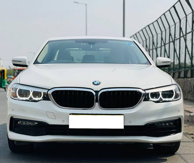https://images10.gaadi.com/usedcar_image/3703899/original/processed_img2928769__used_car_2928769_1701783621.jpg?imwidth=6402