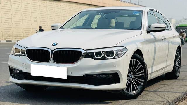 https://images10.gaadi.com/usedcar_image/3703899/original/processed_img2928769__used_car_2928769_1701783624.jpg?imwidth=6401