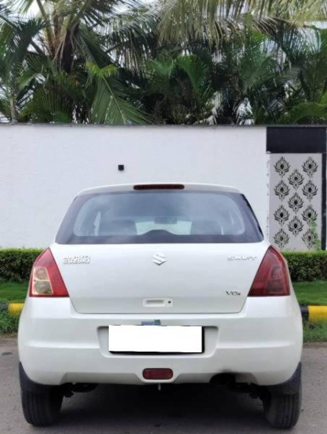 https://images10.gaadi.com/usedcar_image/3703950/original/processed_bf0f2c98-3de7-4102-a58f-a0b22580ac86.jpg?imwidth=6401