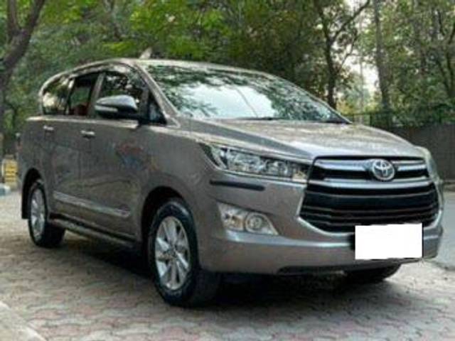https://images10.gaadi.com/usedcar_image/3704105/original/processed_img2928816__used_car_2928816_1701854682.jpg?imwidth=6400