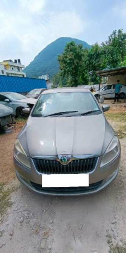 Skoda Rapid 1.6 TDI Elegance Skoda Rapid 1.6 TDI Elegance