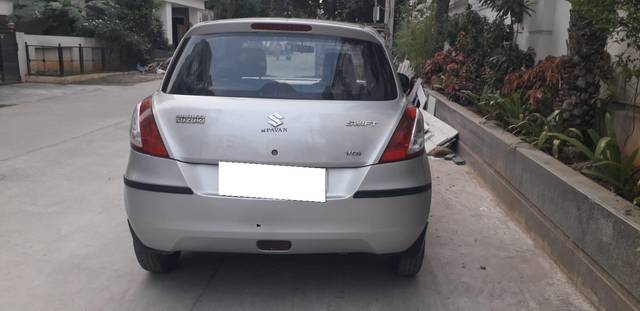 https://images10.gaadi.com/usedcar_image/3704176/original/processed_img2928826__used_car_2928826_1701795999.jpg?imwidth=6401