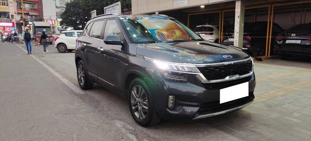 https://images10.gaadi.com/usedcar_image/3704241/original/processed_img2928830__used_car_2928830_1701799660.jpg?imwidth=6400