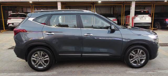 https://images10.gaadi.com/usedcar_image/3704241/original/processed_img2928830__used_car_2928830_1701799663.jpg?imwidth=6401