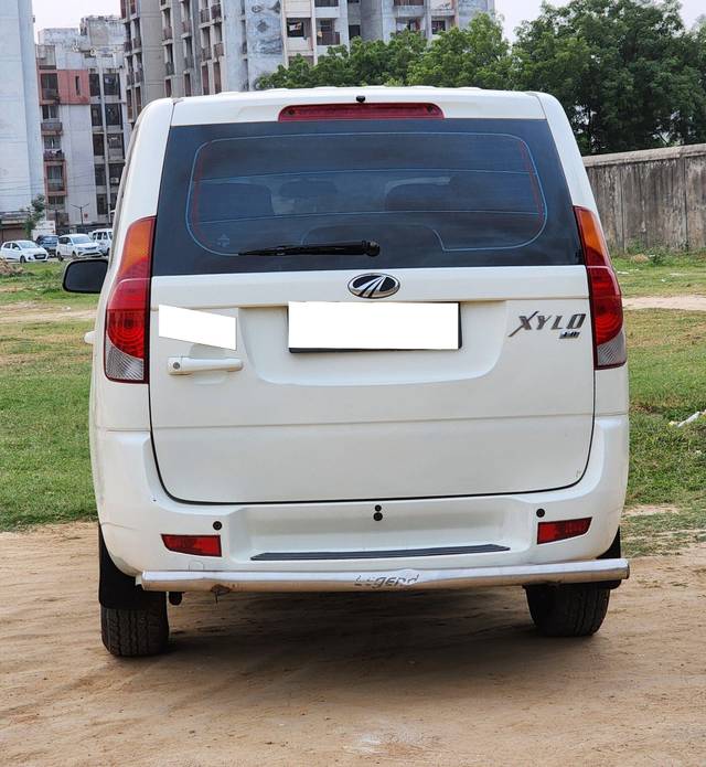 https://images10.gaadi.com/usedcar_image/3704382/original/processed_img2928842__used_car_2928842_1701831792.jpg?imwidth=6402