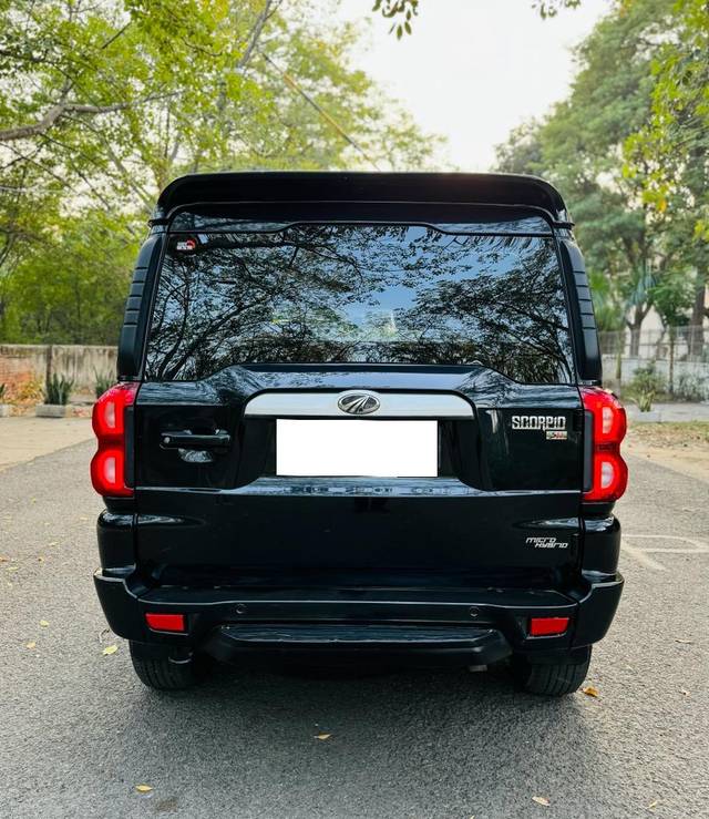 https://images10.gaadi.com/usedcar_image/3704422/original/processed_img2928847__used_car_2928847_1701834618.jpg?imwidth=6401