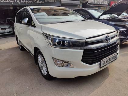 Toyota Innova Crysta 2.8 ZX AT BSIV Toyota Innova Crysta 2.8 ZX AT BSIV