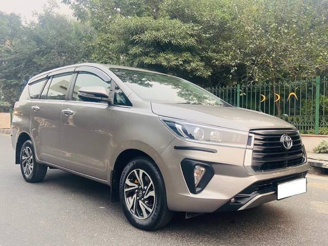 https://images10.gaadi.com/usedcar_image/3704489/original/processed_img2928871__used_car_2928871_1701839635.jpg?imwidth=6400