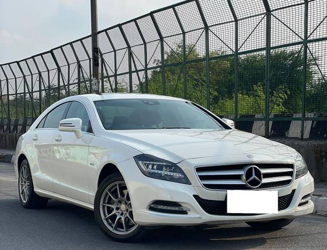 https://images10.gaadi.com/usedcar_image/3704499/original/processed_img2928877__used_car_2928877_1701840000.jpg?imwidth=6400