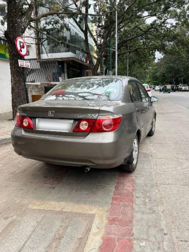 https://images10.gaadi.com/usedcar_image/3704541/original/processed_9dd756e5-a4dc-4fb9-b784-68bddfff4c43.jpeg?imwidth=6402