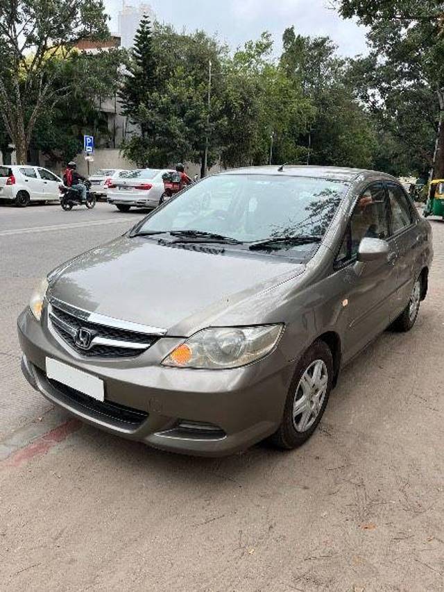 https://images10.gaadi.com/usedcar_image/3704541/original/processed_9fdb2db7-c438-43b6-bd54-8b10cff83cdb.jpeg?imwidth=6401