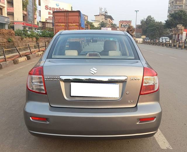 https://images10.gaadi.com/usedcar_image/3704592/original/processed_img2928917__used_car_2928917_1701842691.jpg?imwidth=6402
